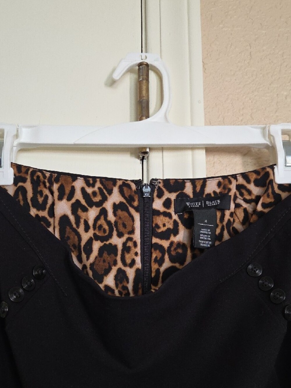 White House Black Market Black Pencil Skirt with Leopard Lining - Picture 4 of 7